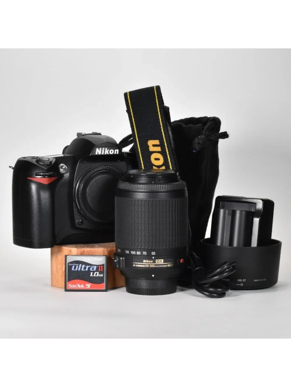 Nikon D70S DSLR Digital Camera 6.1MP Nikon AF-S DX 55-200mm Lens 1GB CF Card